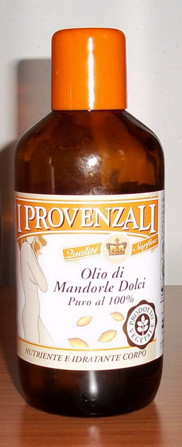 Olio di mandorle dolci, l'indispensabile.