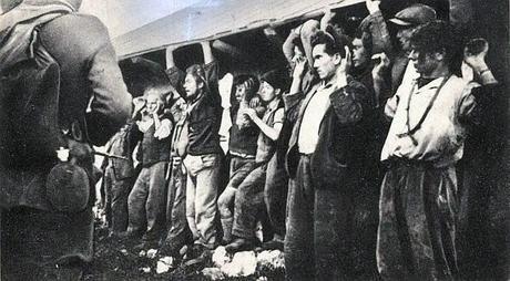 Cortesia dell'archivio della Fondazione Museo storico del Trentino “Quei là postadi al mur. Cantata per Malga Zonta.”: il racconto della Resistenza tra dialetto e musica.