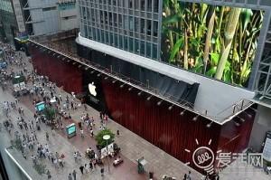 Dopo Hong Kong, è la volta dell’Apple Store a Shangai