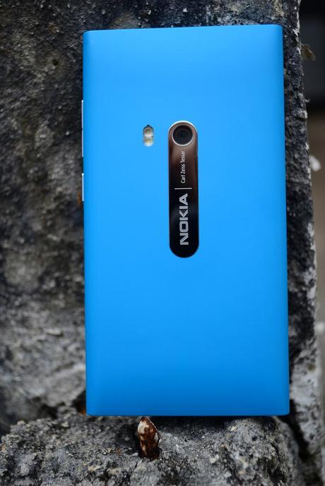 Guardiamo da vicino lo smartphone Nokia N9 MeeGo : Photo Gallery