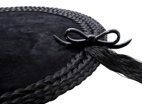 Black Tie Carpet & Lace with a carpet face: i tappeti romantici di Nika Zupanc