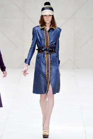London Fashion Week: Burberry Prorsum P/E 2012 ...(2.0)