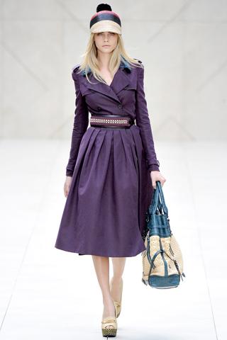 London Fashion Week: Burberry Prorsum P/E 2012 ...(2.0)