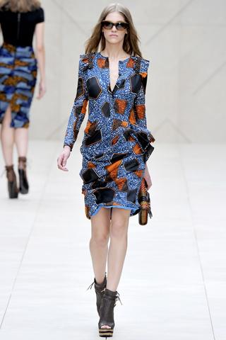 London Fashion Week: Burberry Prorsum P/E 2012 ...(2.0)