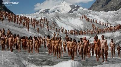 A Spencer Tunick il mondo piace il nudo