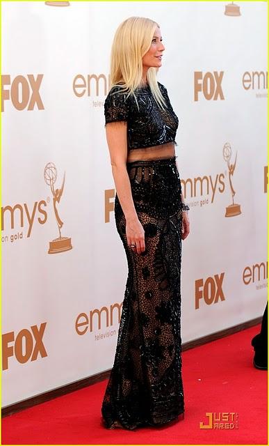 Emmy Awards 2011: Strappone sul red carpet