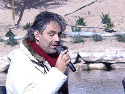 http://upload.wikimedia.org/wikipedia/commons/thumb/a/ad/Bocelli.jpg/250px-Bocelli.jpg