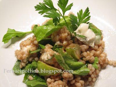 INSALATA DI ORZO CON PERE E GORGONZOLA