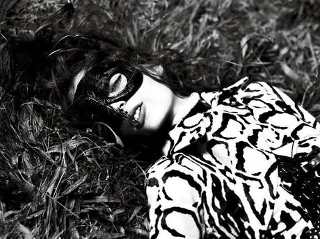 Lo Stile Bondage di Mert & Marcus dalle Pagine di Interview, Settembre 2011