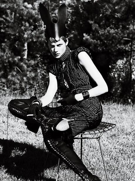 Lo Stile Bondage di Mert & Marcus dalle Pagine di Interview, Settembre 2011