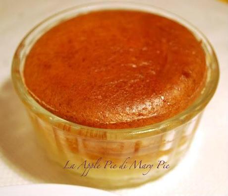 Soufflé di Castelmagno (gluten-free) con salsa di fichi al Porto