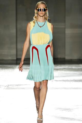 Milano Moda Donna: Prada P/E 2012