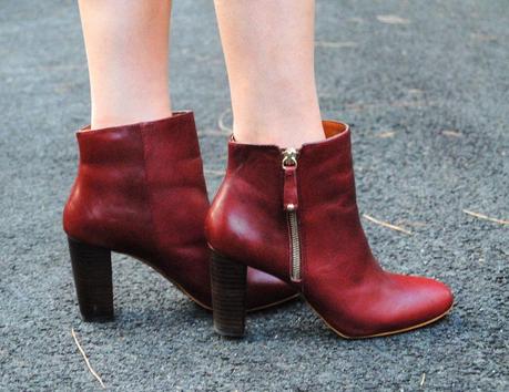 OUTFIT: Burgundy ankle boots and top