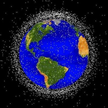 Scampato pericolo per l’Italia e l’Europa, il satellite NASA rientra in Canada