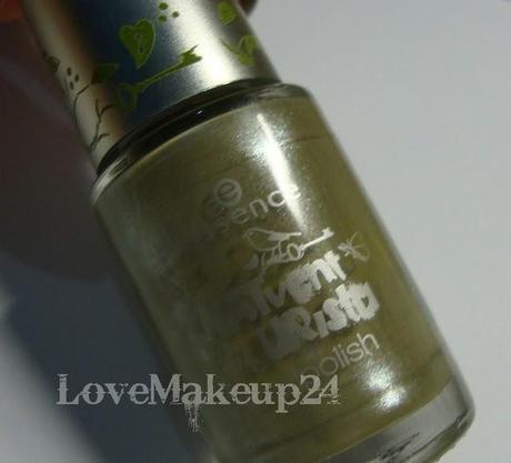 Swatch Essence - 03 Barefoot Through The Moss