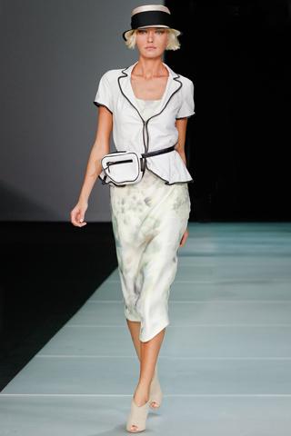 Milano Moda Donna: Emporio Armani P/E 2012