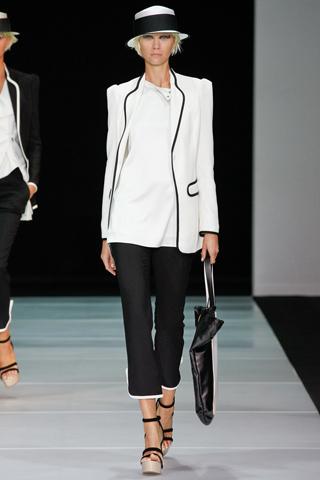 Milano Moda Donna: Emporio Armani P/E 2012