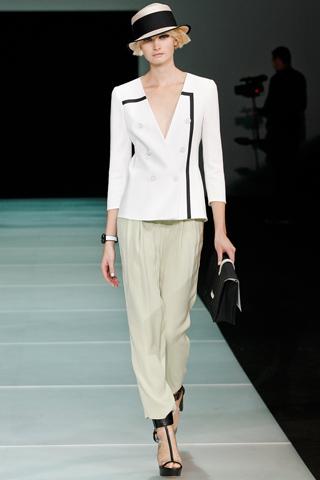 Milano Moda Donna: Emporio Armani P/E 2012