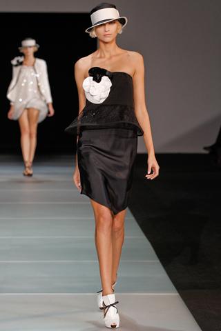 Milano Moda Donna: Emporio Armani P/E 2012