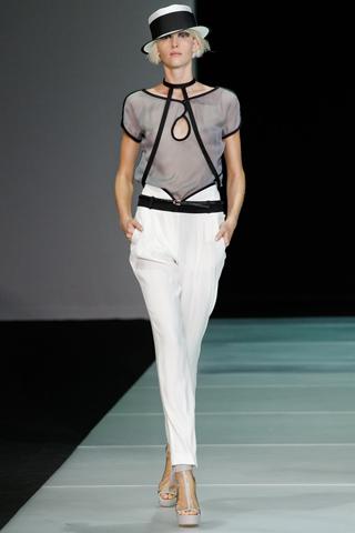 Milano Moda Donna: Emporio Armani P/E 2012