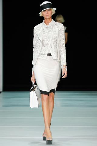 Milano Moda Donna: Emporio Armani P/E 2012