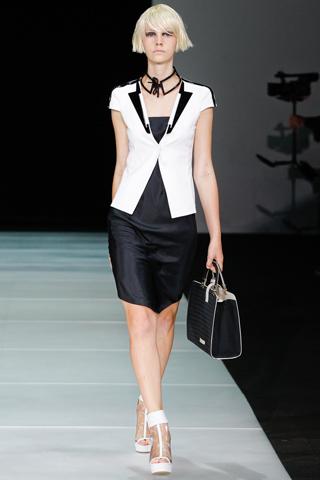 Milano Moda Donna: Emporio Armani P/E 2012