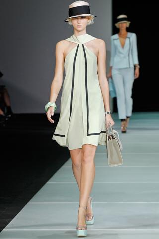 Milano Moda Donna: Emporio Armani P/E 2012