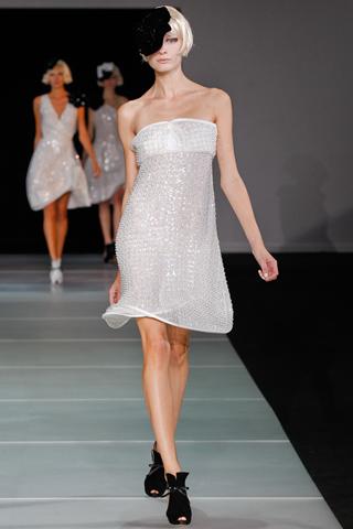 Milano Moda Donna: Emporio Armani P/E 2012