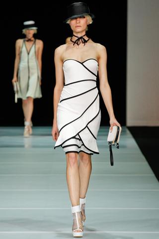 Milano Moda Donna: Emporio Armani P/E 2012