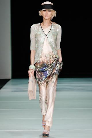 Milano Moda Donna: Emporio Armani P/E 2012