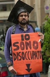 DISOCCUPAZIONE  GIOVANILE  E DISOCCUPAZIONE DI COLORO CHE NON SONO PIU'  GIOVANI  :UN DRAMMA NEL DRAMMA .