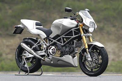 Ducati Monster 1100 S ie by Riding House