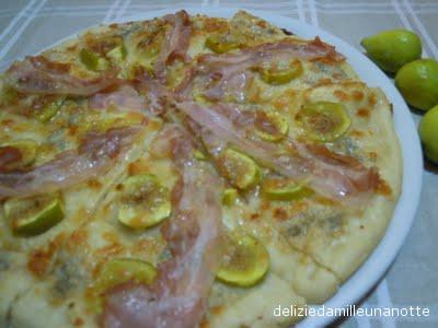 PIZZA CON FICHI E PANCETTA