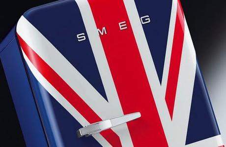 Smeg 50′s style: FAB28 il frigorifero di design che arreda la cucina