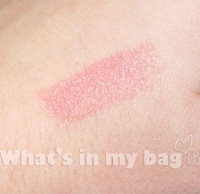 A close up on make up n°28: Essence, rossetto n°53 All about cupcakes