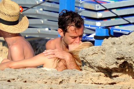 jude-law-sienna-miller-ponza-03