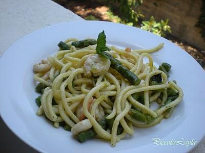 Scialatielli con Asparagi, Gamberi e Menta