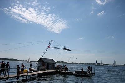 Behind the corner, waterskiing