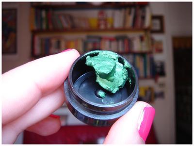 MUFE Aqua Cream: 22 emerald green