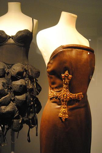 My Pics - Victoria&Albert; Museum - where fashion is art