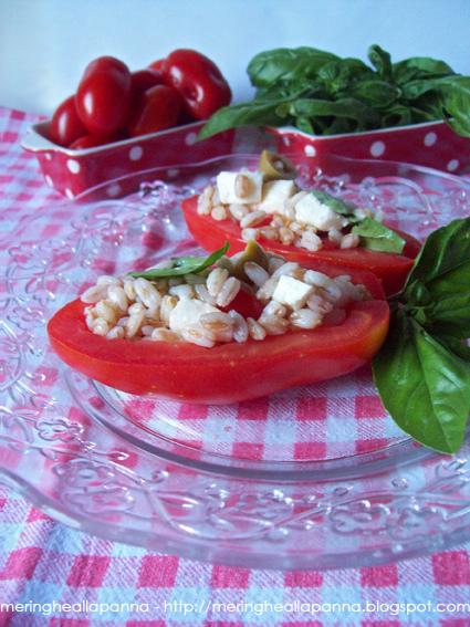 Pomodori ripieni di farro alla caprese