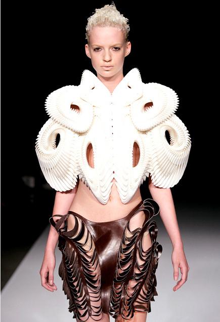 irisvanherpen- by tenditrendy-4