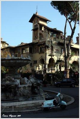 Quartiere Coppedè, Roma - Itinerari culturali... in Vespa.