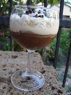 Budino al caffè aromatizzato alla cannella