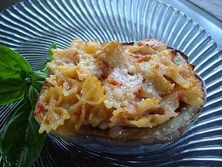 Melanzane a barchetta ripieni di pasta