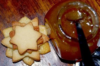 Biscotti al burro e marmellata di fichi e zenzero