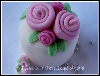 Mini cakes decorate