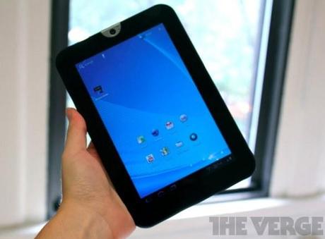 ToshibaThrive Toshiba Thrive 7.0, tablet con Android Honeycomb 3.2 e displai da 7 pollici
