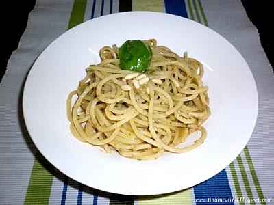 SPAGHETTI AL PESTO....dell'ultimo minuto!