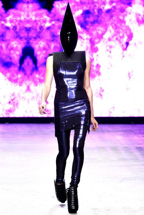 gareth-pugh-primavera-2012-01